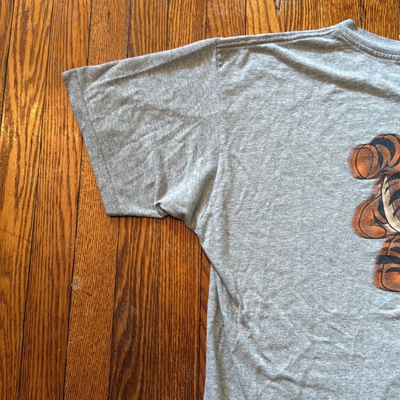 90’s Disney Tigger Vintage T-Shirt - Picture 4 of 10